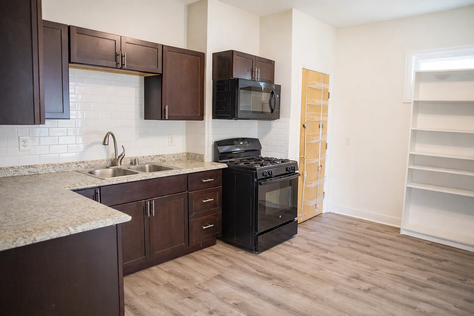 7 bed, $3,600 — Photo 3
