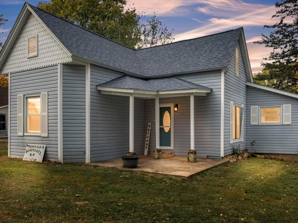 312 W Collins St, Goreville, IL 62939