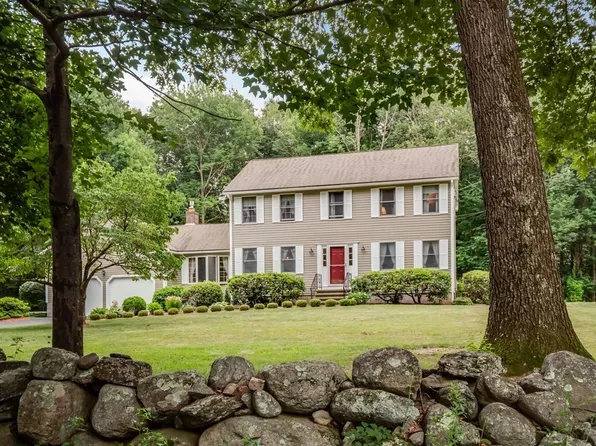 44 Spaulding Rd, Chelmsford, MA 01824