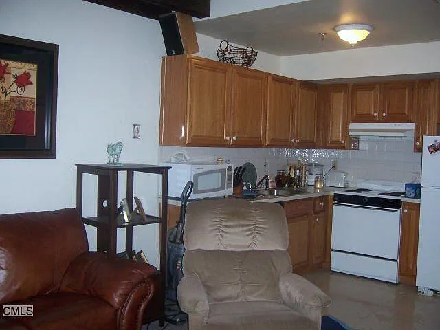 2 bed, 1250 sqft, $2,450 — Photo 3