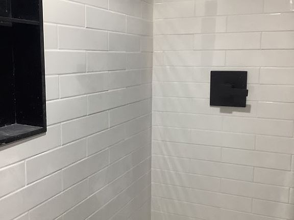 2nd image of 5009 N Camac St Floor 1