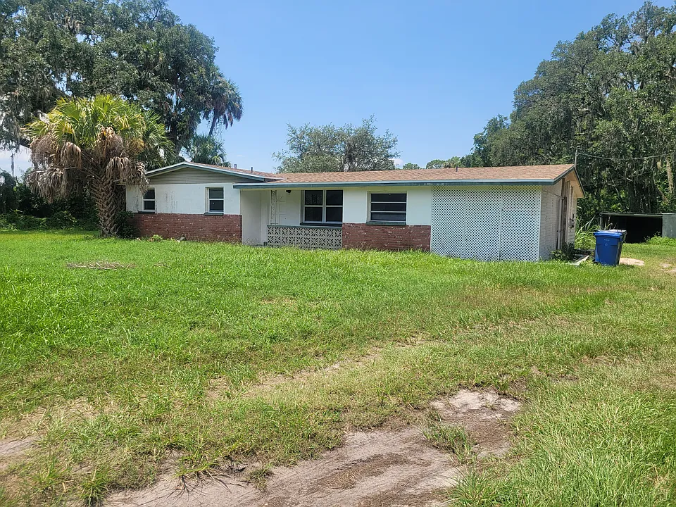 9537 Balm Riverview Rd