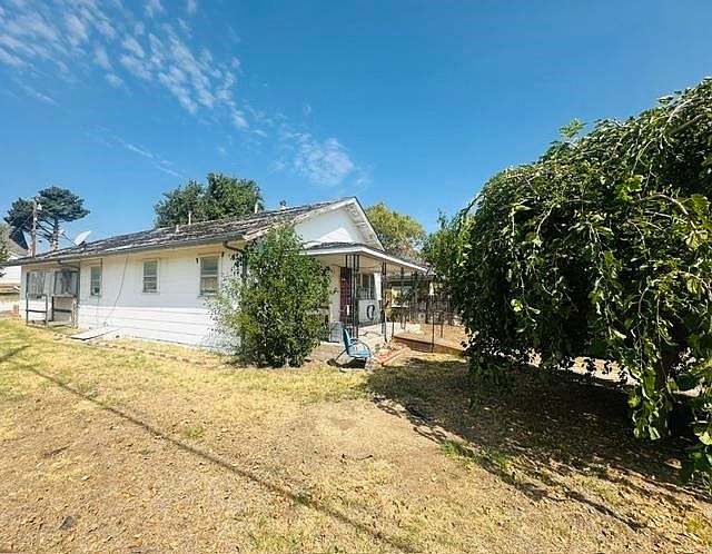 1st image of 423 S Summer St