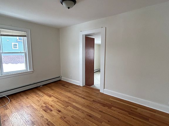5th image of 54 Highland Ave #2