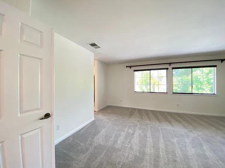 393 Spring Canyon Way — Photo 31