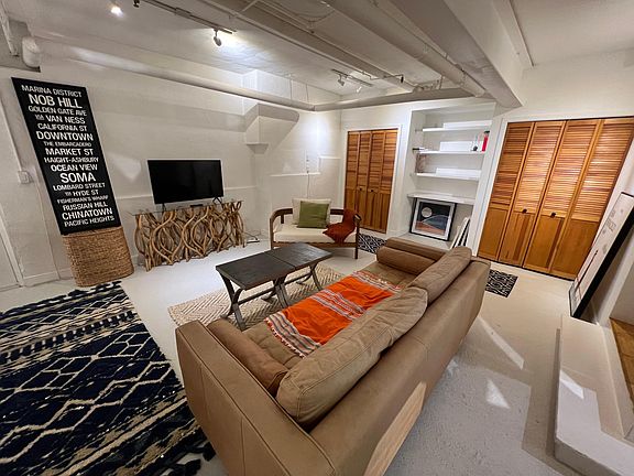 4th image of 2985 Pacific Ave #16