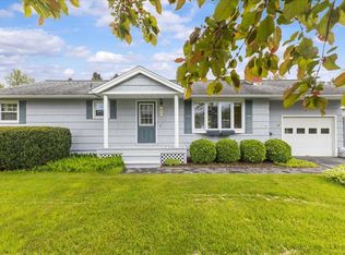 6 Circle Dr, Essex Jct, VT 05452