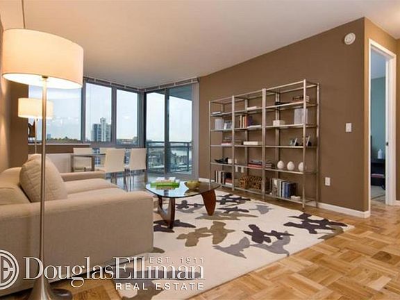 5th image of 505 W 37th St APT 29B