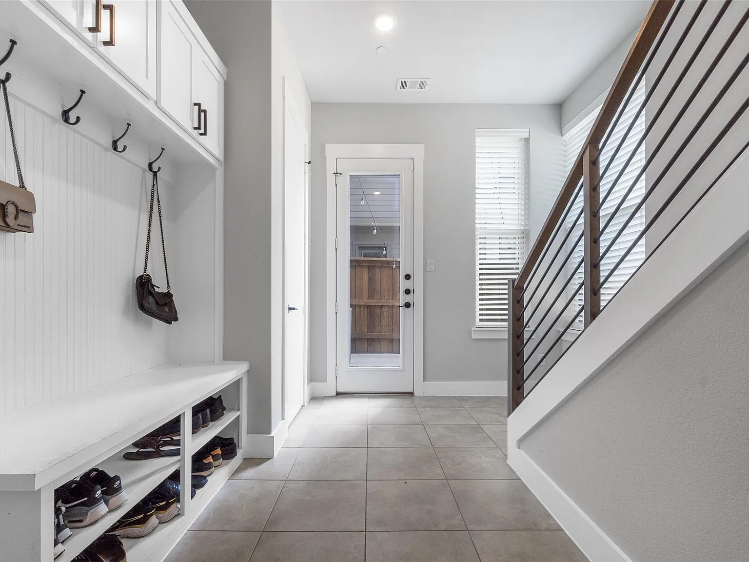 2 bed, 2163 sqft, $3,400 — Photo 4