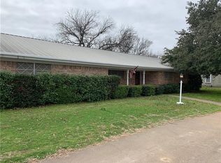 901 W Union St, Jacksboro, TX 76458
