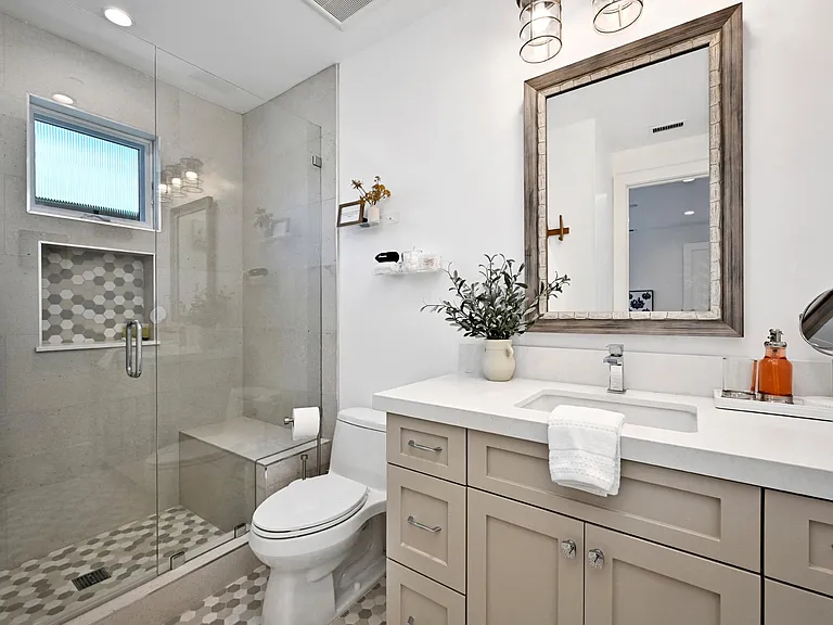 3940 Seashore Dr — Photo 31
