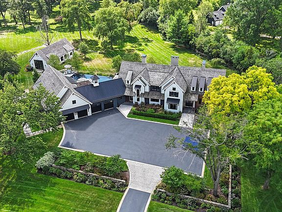 3rd image of 201 Oakdene Dr