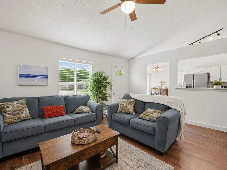 107 Quail Forest Ct — Photo 4