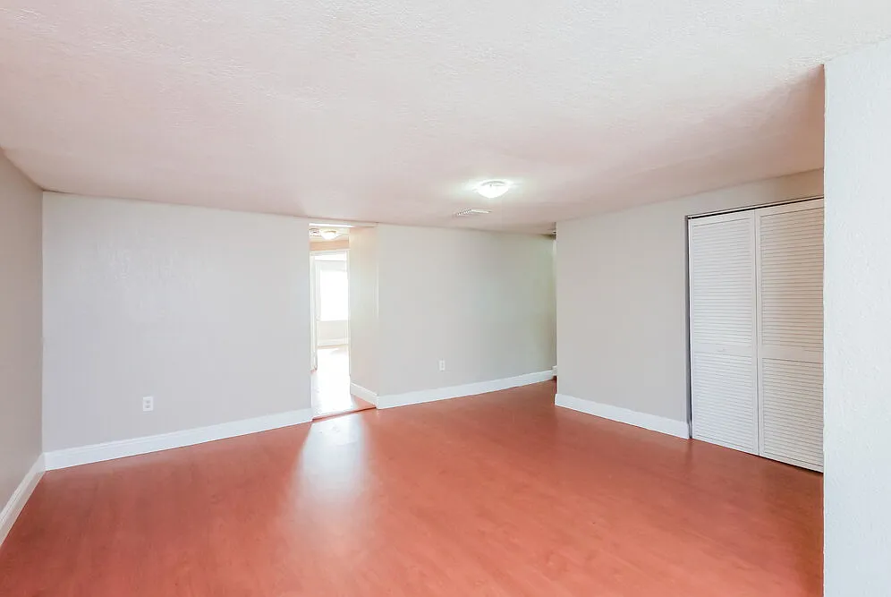 4 bed, 2.0 bath, 1476 sqft, $2,960 — Photo 4