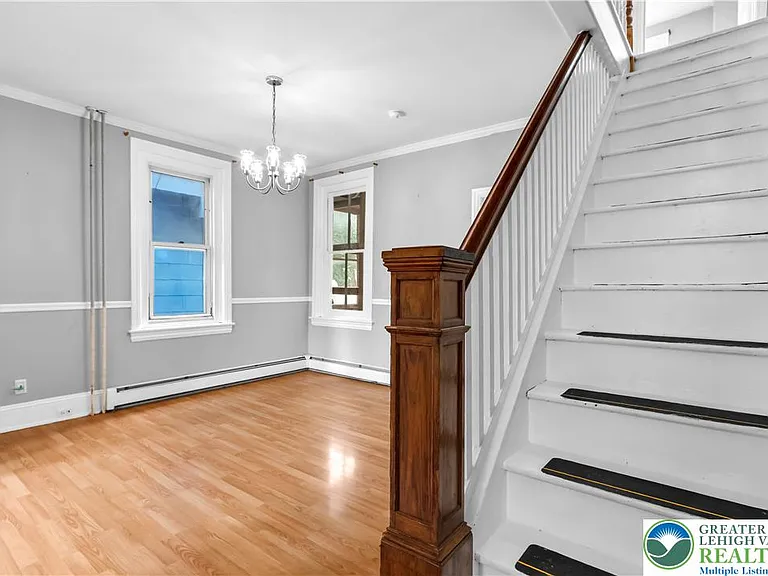 227 E Garrison St — Photo 14