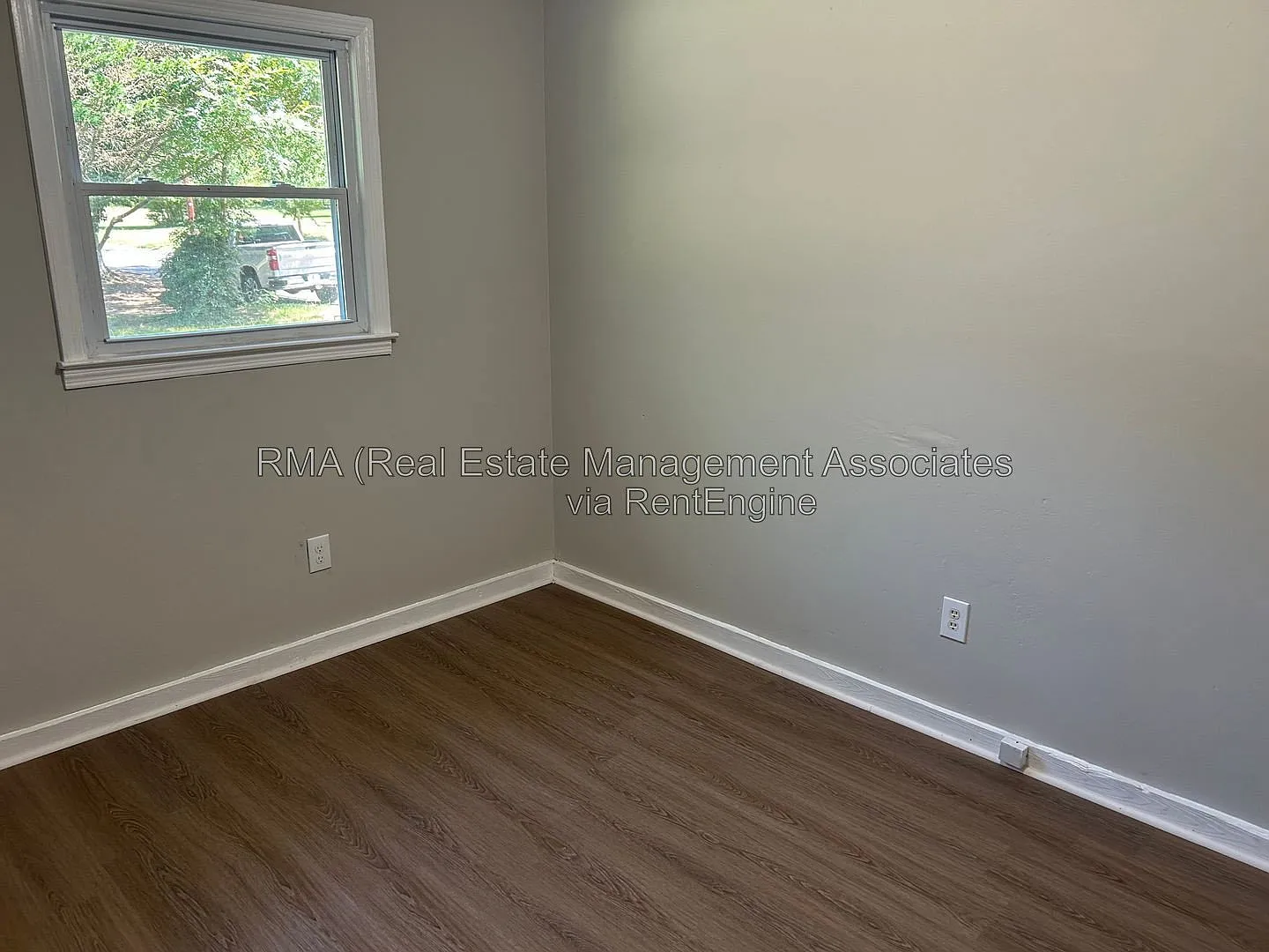 2 bed, 1.0 bath, 687 sqft, $725 — Photo 4