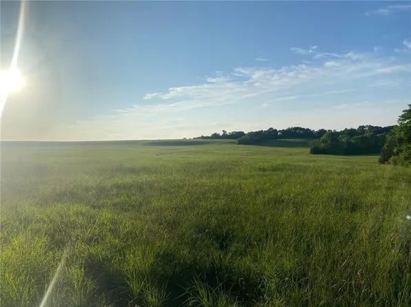 W 327th St, Osawatomie, KS 66064