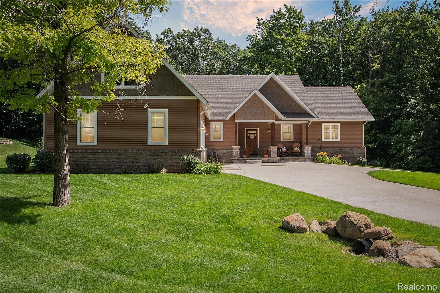 7853 River Run Dr photo 1