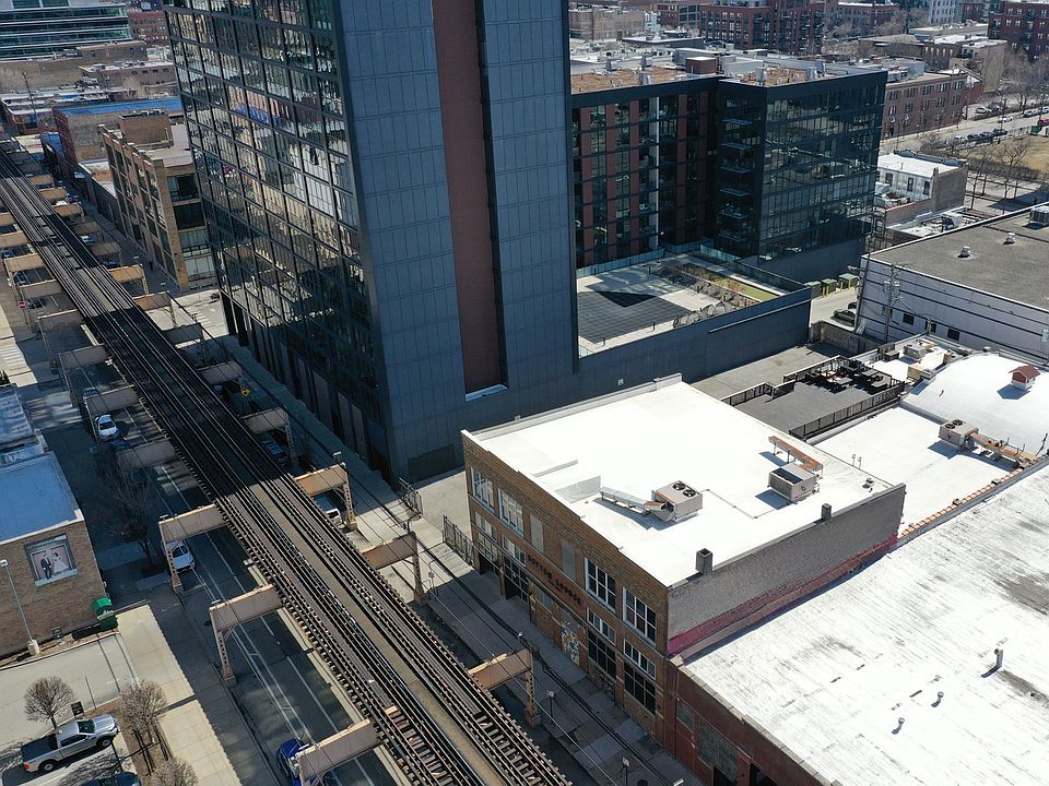 Building Photo 4