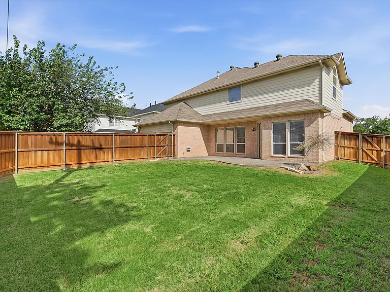 944 Hedgcoxe Rd — Photo 37