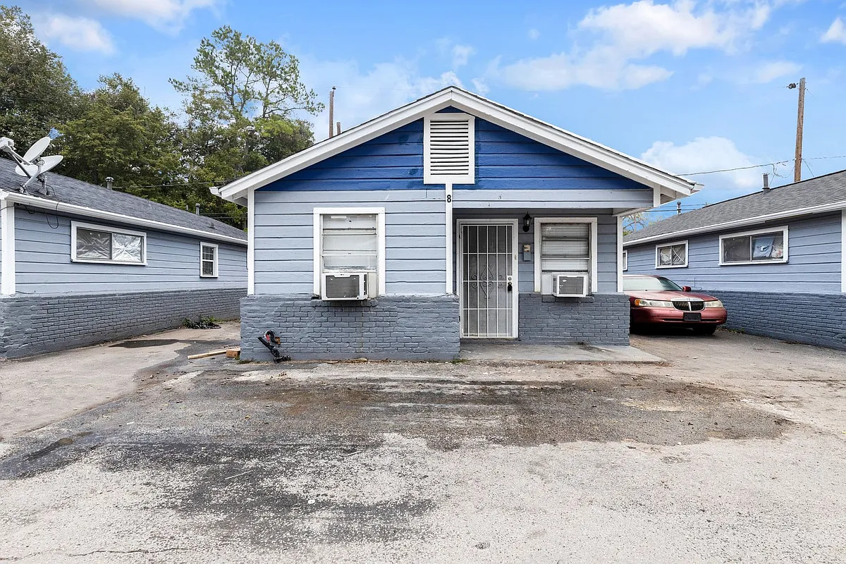 Building Photo - *Housing Welcome / Section 8 Accepted*