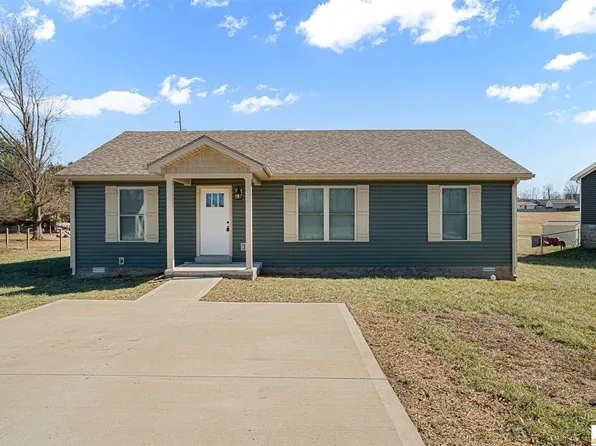 452 Glenview Dr, Horse Cave, KY 42749