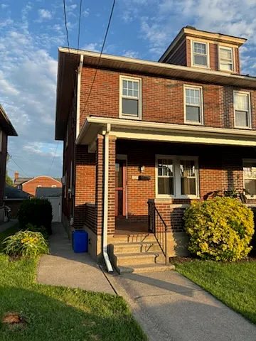 3 bed, 1450 sqft, $1,900 — Photo 3