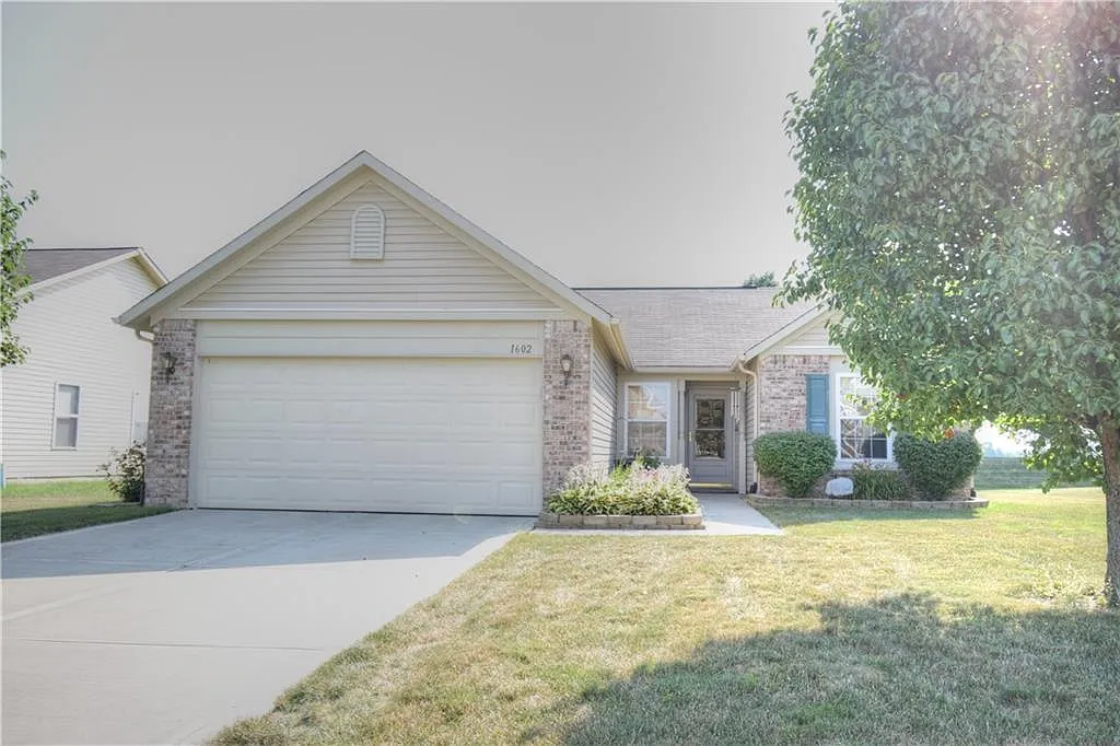 1602 Whisler Dr photo 1