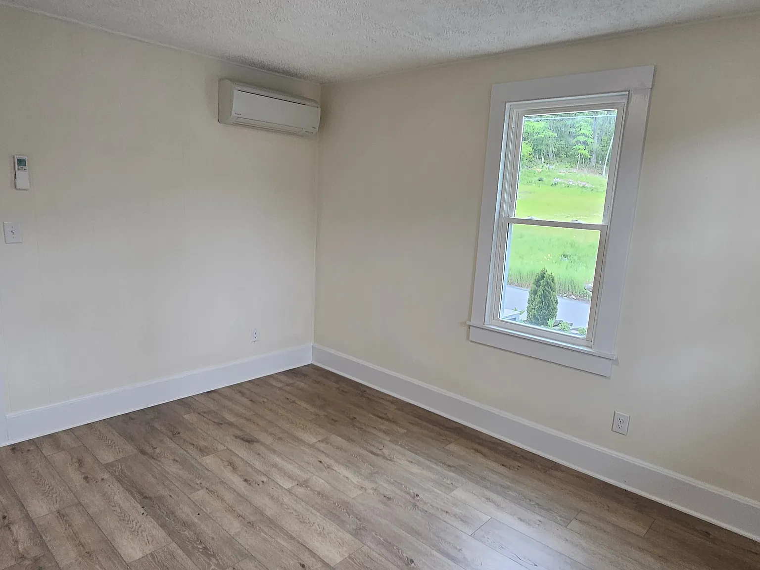 2 bed, 1000 sqft, $1,700 — Photo 3