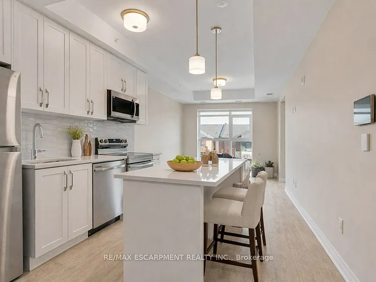 480 Gordon Krantz Ave #303 — Photo 8