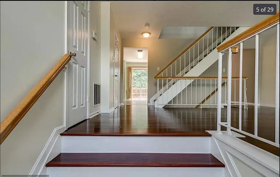 4 bed, 1894 sqft, $2,800 — Photo 2