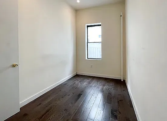 Rented by Kahen Properties | media 6