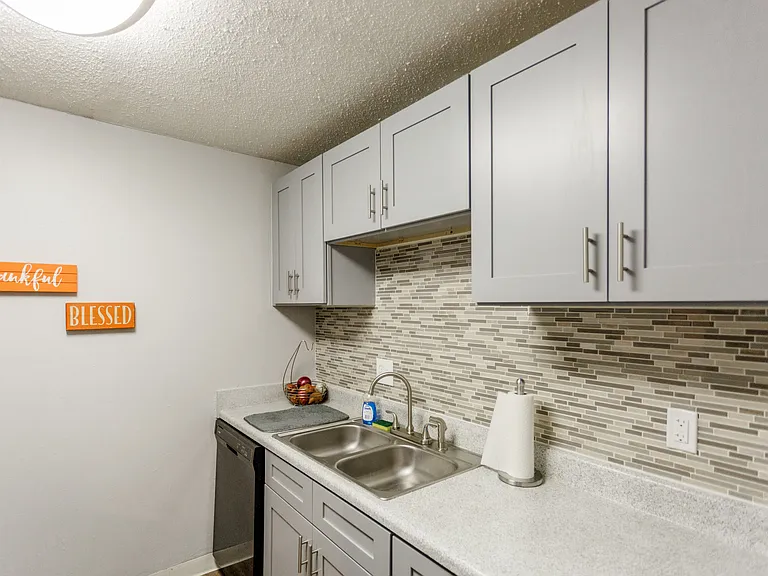 Compass Vista Apartments — Photo 20
