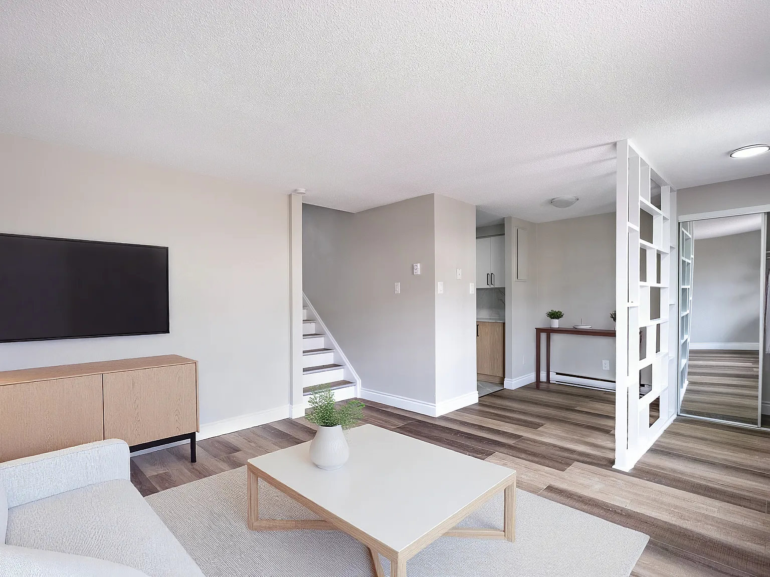 Riverside Place — Photo 3