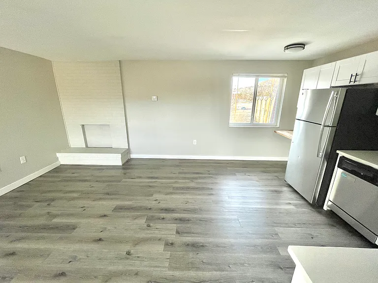 Unit 408 w/ views!