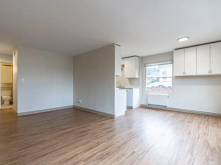 The Queensborough Apartments — Photo 66