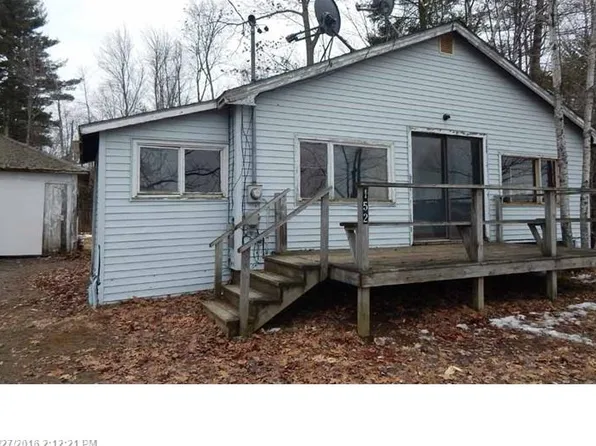 152 Park St, Milo, ME 04463