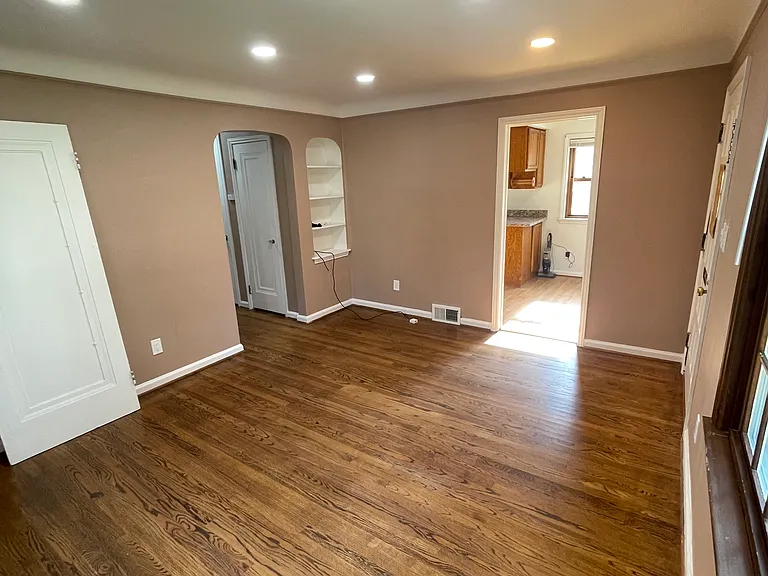 22785 Arlington St — Photo 6