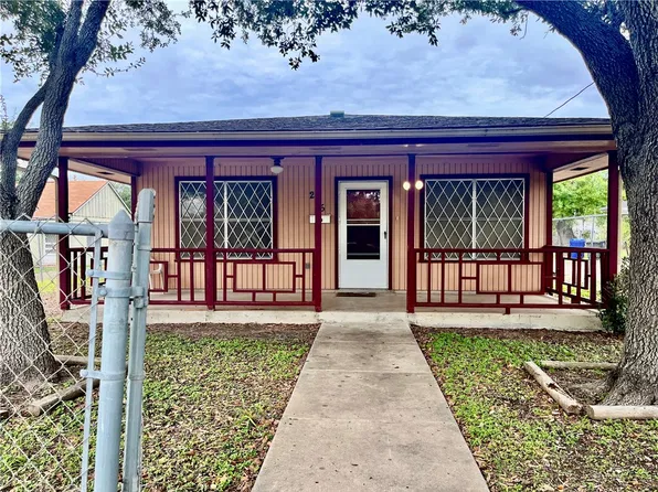 215 Hiawatha St, Corpus Christi, TX 78405