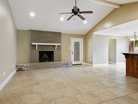 3rd image of 6321 Narcissus Dr