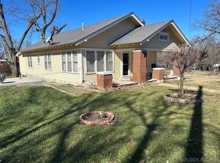 1318 E 1st St, Sulphur, OK 73086