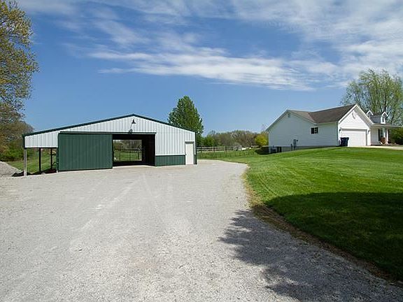 2nd image of 121 Fawn Ridge Dr