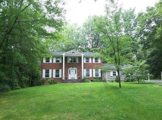 16 Perry Ct, Armonk, NY 10504