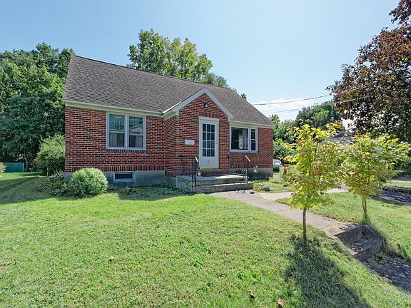 3rd image of 8 N Elmhurst Ave