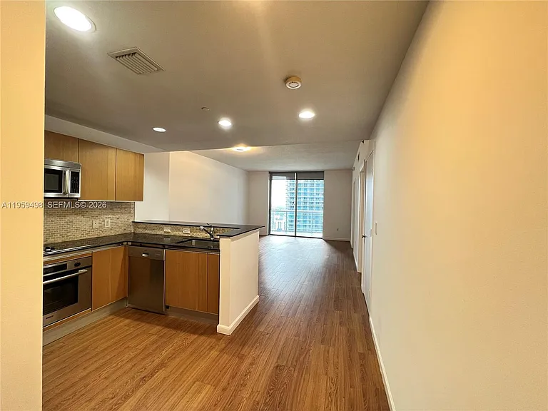 1060 Brickell Ave — Photo 6