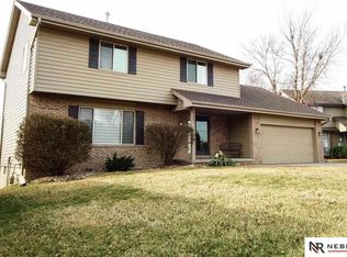 15511 Grant Cir, Omaha, NE 68116