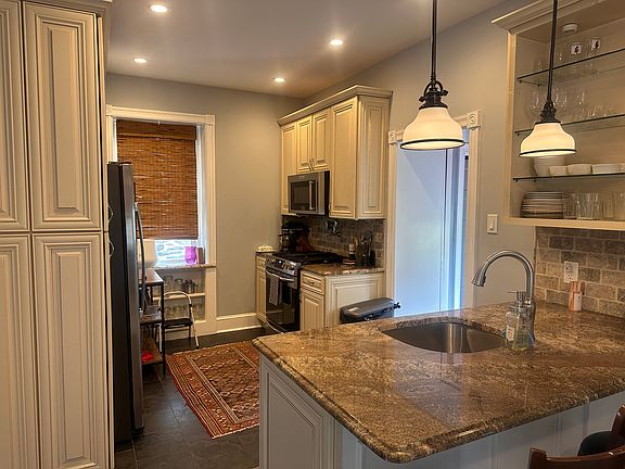 5th image of 227 N Essex Ave