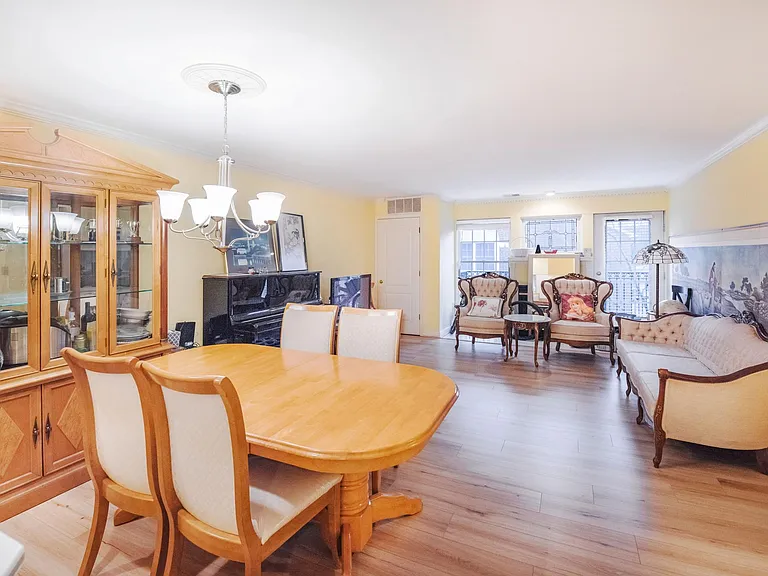 6932 Fairfax Dr #304 — Photo 11