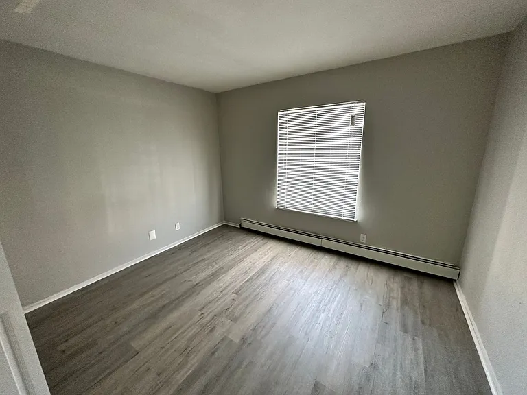 1305 1345 W Locust Street 2866 #2868 — Photo 4
