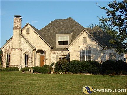 Beautiful corner property, great curb appeal!